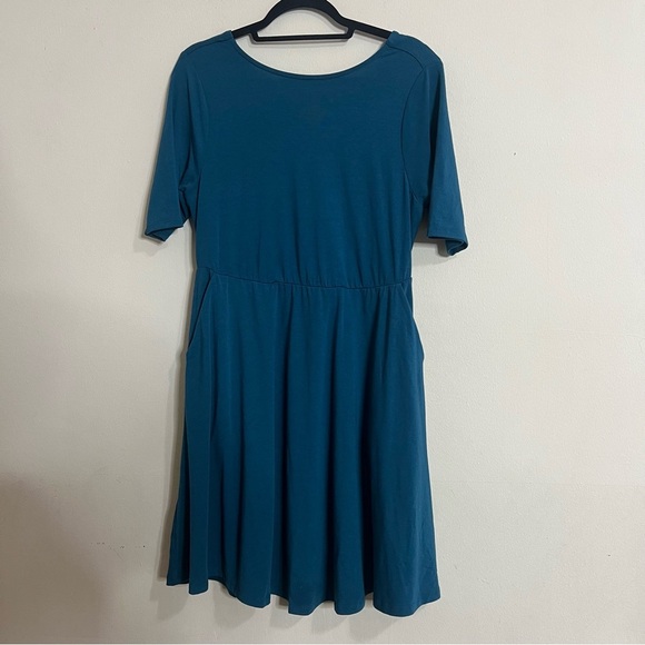 Elegant Teal Dress - Picture 1 of 5